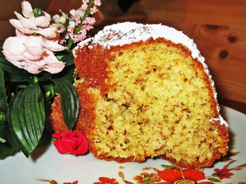 Kokos Gugelhupf mit Schokopünktchen - einfach - von GreteDrafz