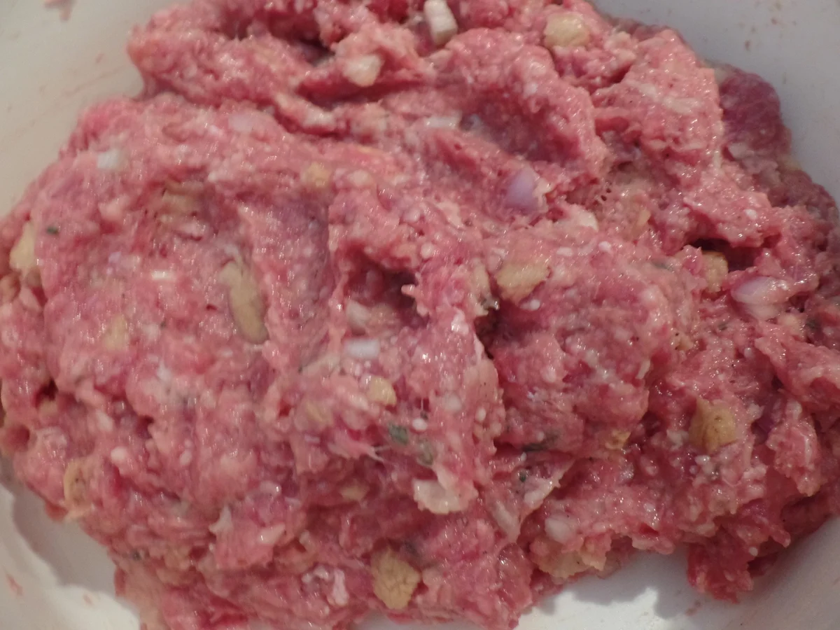 Buletten mit Spitzkohl-Möhren-Salat - Rezept - Bild Nr. 14135