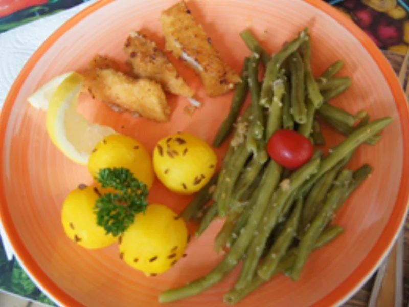 Mini-Knusper-Schnitzel mit Buschbohnen und Kümmel-Drillingen - Rezept - Bild Nr. 14132