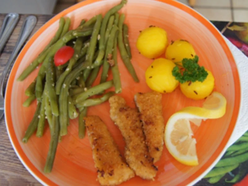 Mini-Knusper-Schnitzel mit Buschbohnen und Kümmel-Drillingen - Rezept - Bild Nr. 14143