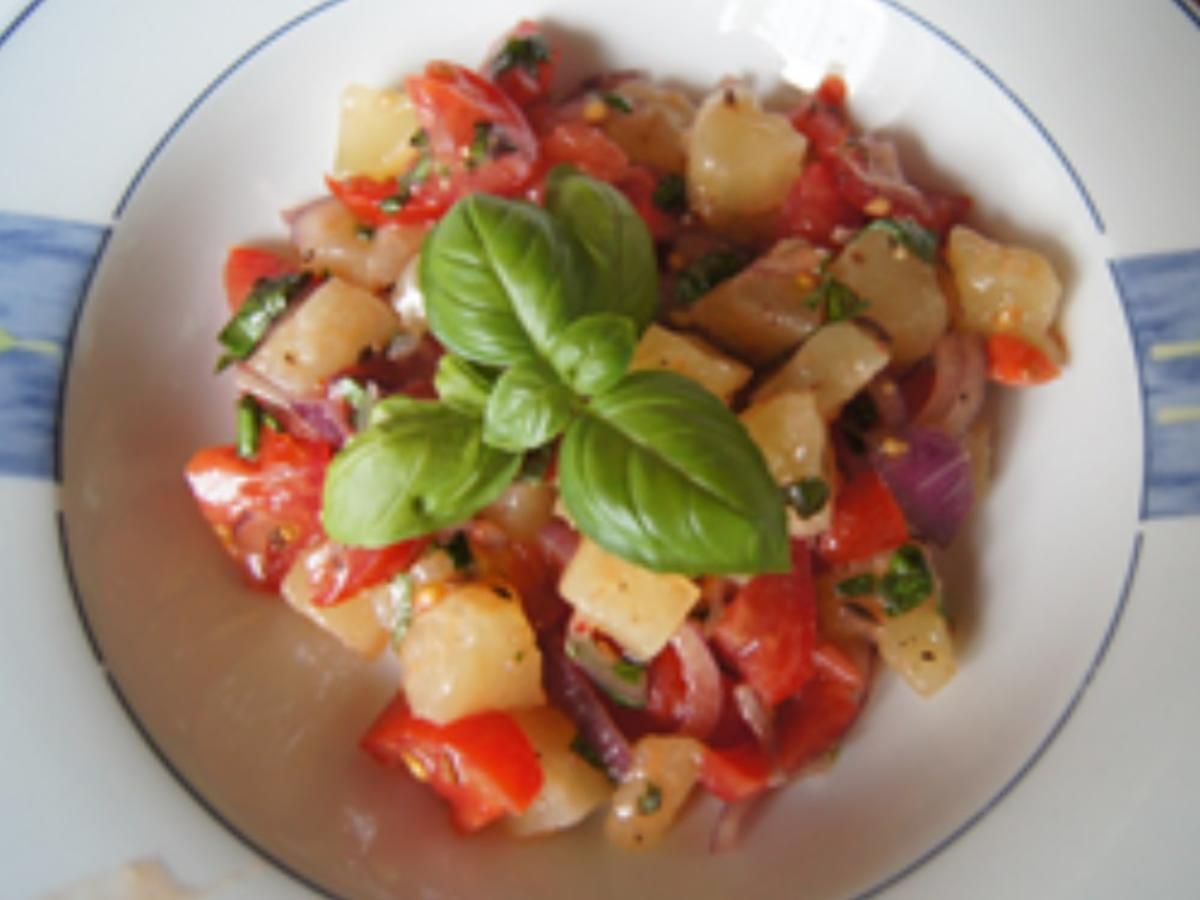 Tomatensalat mit Harzer Käse - Rezept mit Bild - kochbar.de