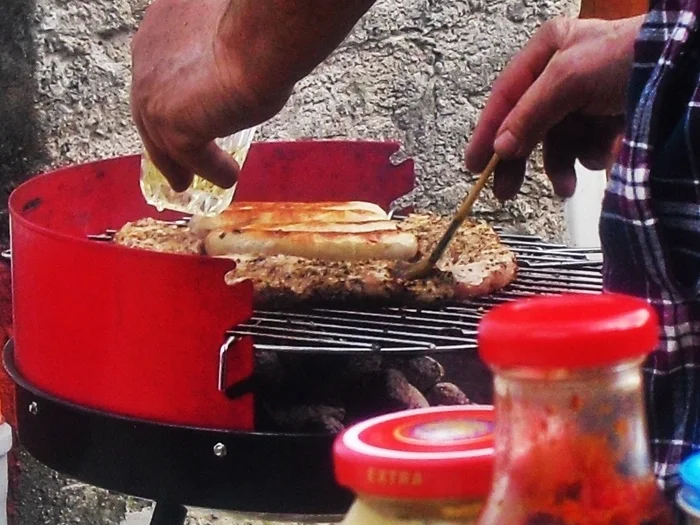 Gegrilltes mit Tomaten-Kartoffelsalat - Rezept - Bild Nr. 4