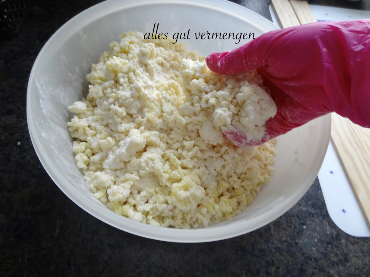 Rezept: Mostviertler "Eierspeis Tatschgerl" mit Knusper Grammeln Bild Nr. 14147 Mostviertler "Eierspeis Tatschgerl" mit Knusper Grammeln - Rezept - Bild Nr. 14147