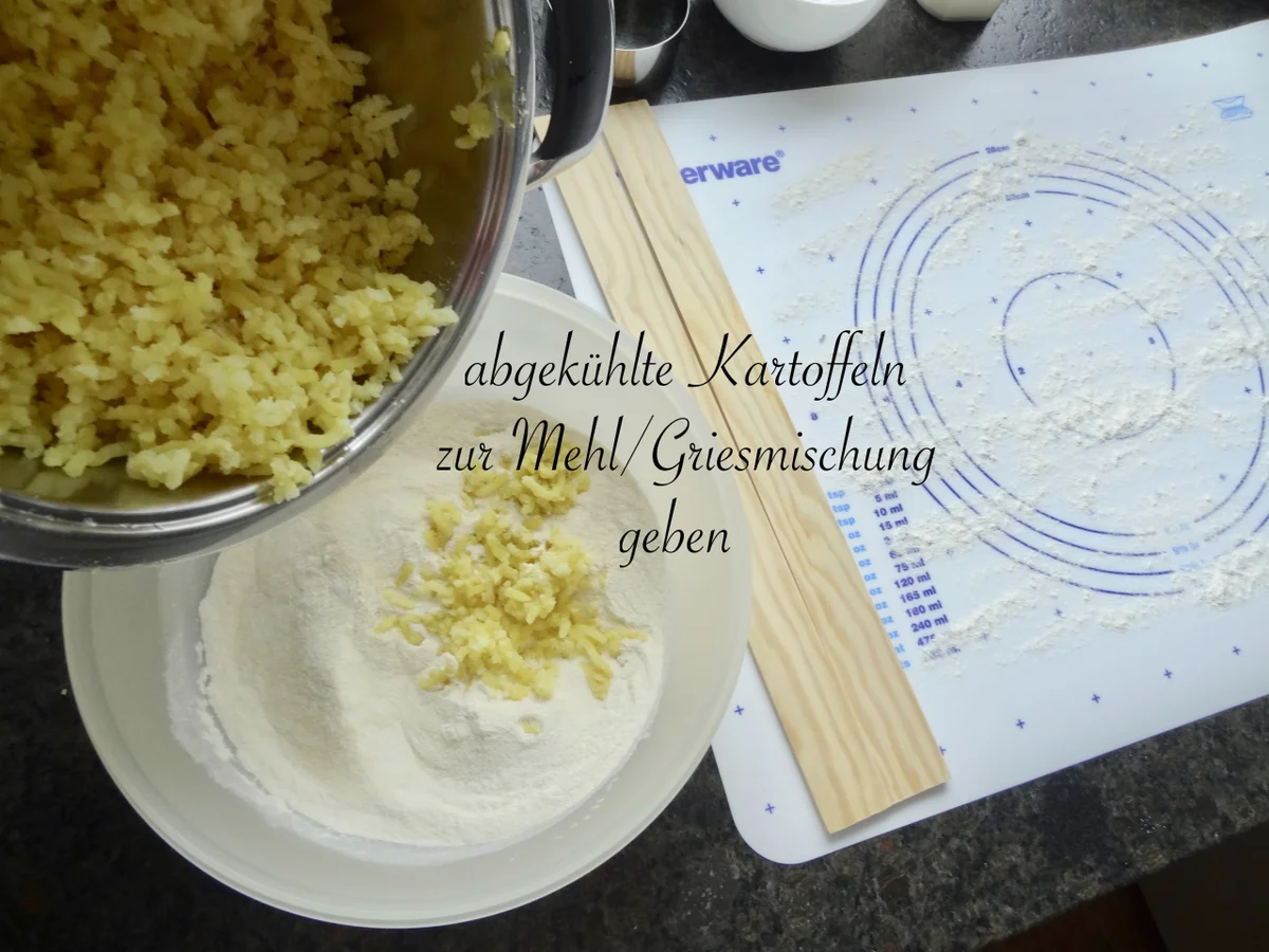 Rezept: Mostviertler "Eierspeis Tatschgerl" mit Knusper Grammeln Bild Nr. 14148 Mostviertler "Eierspeis Tatschgerl" mit Knusper Grammeln - Rezept - Bild Nr. 14148