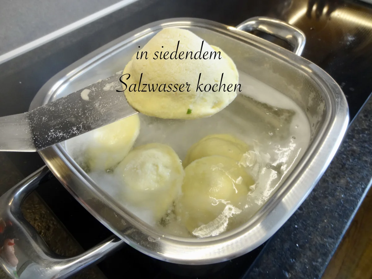 Rezept: Mostviertler "Eierspeis Tatschgerl" mit Knusper Grammeln Bild Nr. 14165 Mostviertler "Eierspeis Tatschgerl" mit Knusper Grammeln - Rezept - Bild Nr. 14165