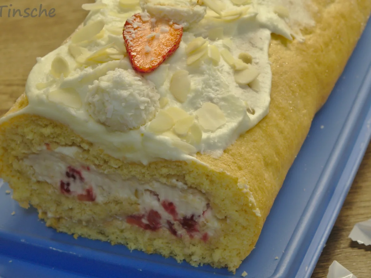 Raffaello-Erdbeer-Biskuitrolle - Rezept - Bild Nr. 14138