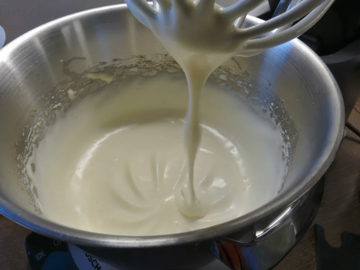 Raffaello-Erdbeer-Biskuitrolle - Rezept - Bild Nr. 14146