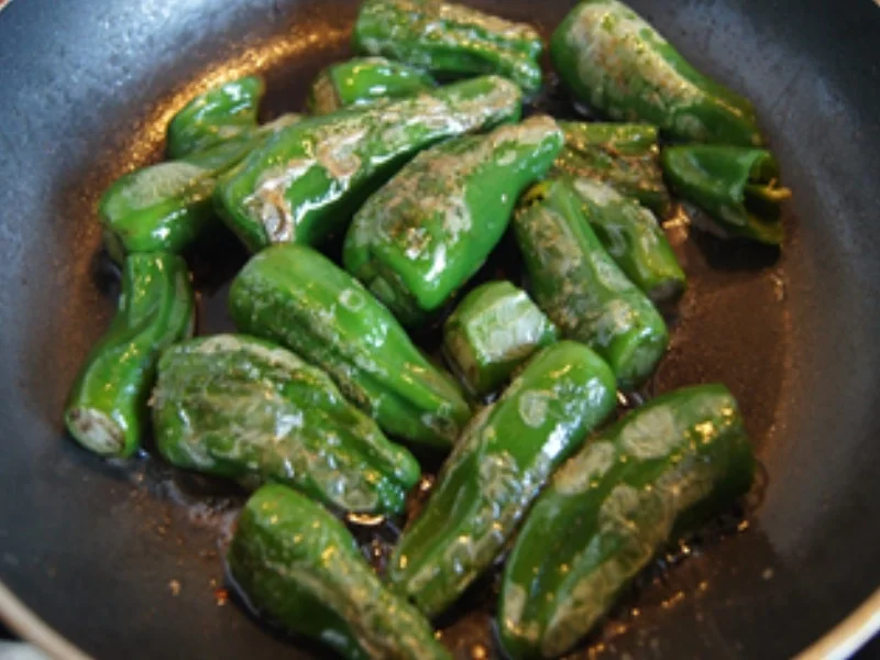 Rezept: Bratpaprika mit Meersalz Bild Nr. 14137 Bratpaprika mit Meersalz - Rezept - Bild Nr. 14137