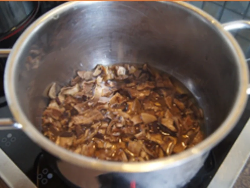 Spaghetti mit getrockneten Steinpilzen als Carbonara - Rezept - Bild Nr. 14139