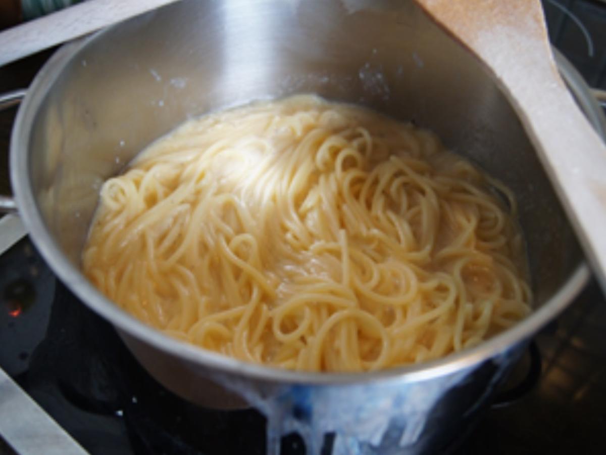 Spaghetti mit getrockneten Steinpilzen als Carbonara - Rezept - Bild Nr. 14143