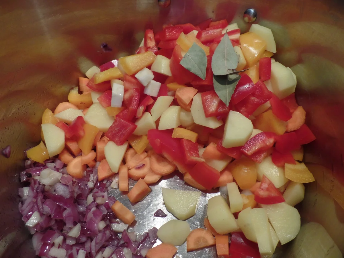 Rezept: Mediterraner -Gemüse-Eintopf Bild Nr. 14137 Mediterraner -Gemüse-Eintopf - Rezept - Bild Nr. 14137