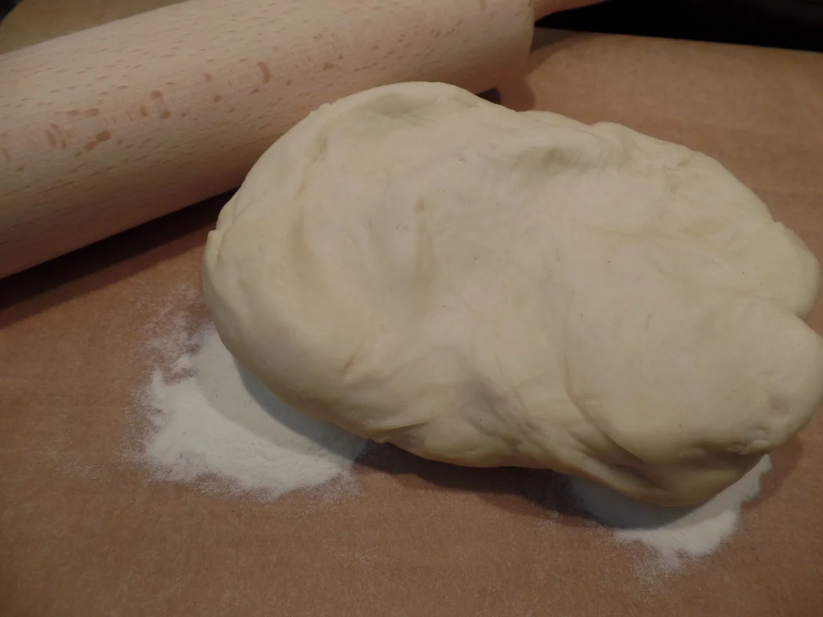 Pizza mit Ziegenfrischkäse und Honig - Rezept - Bild Nr. 14140