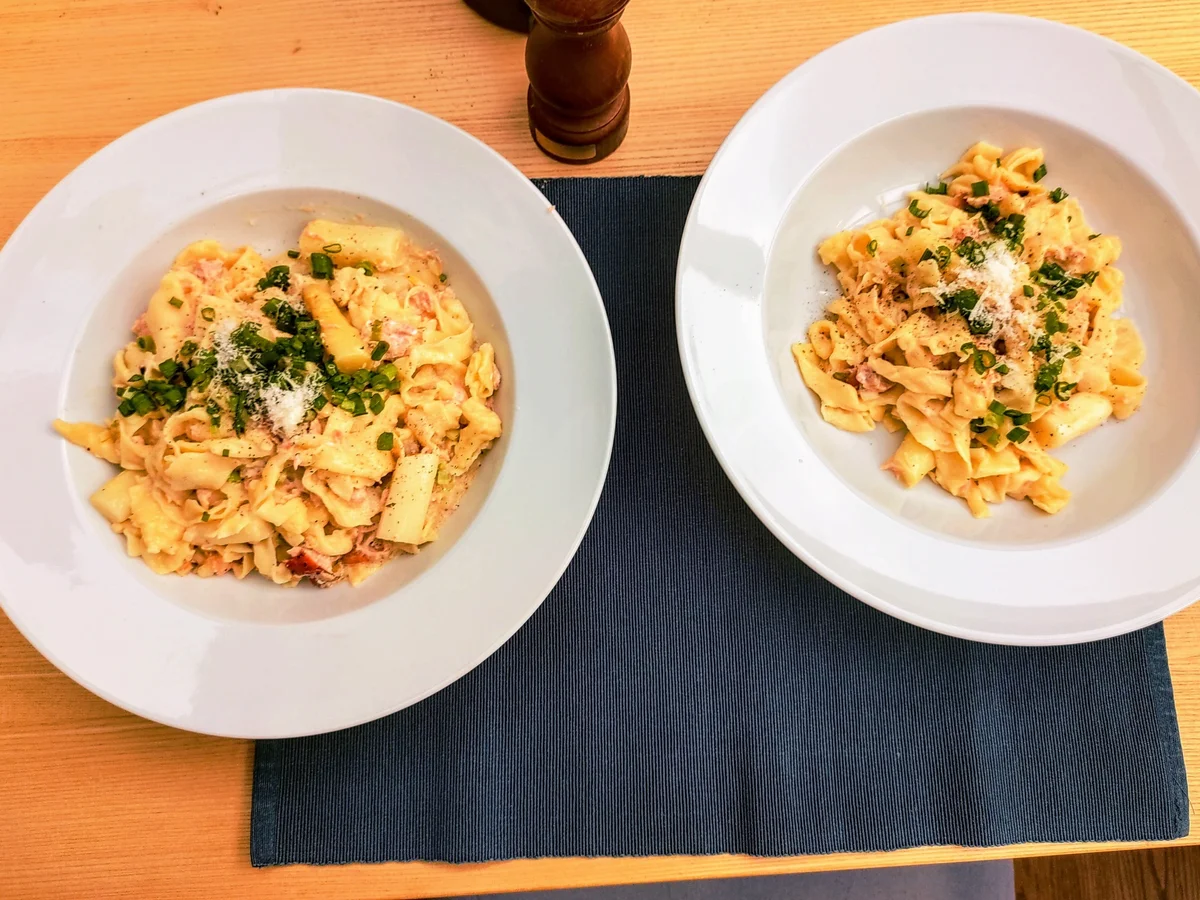 Rezept: Tagliatelle mit Spargel-Lachs Sauce Bild Nr. 2 Tagliatelle mit Spargel-Lachs Sauce - Rezept - Bild Nr. 2