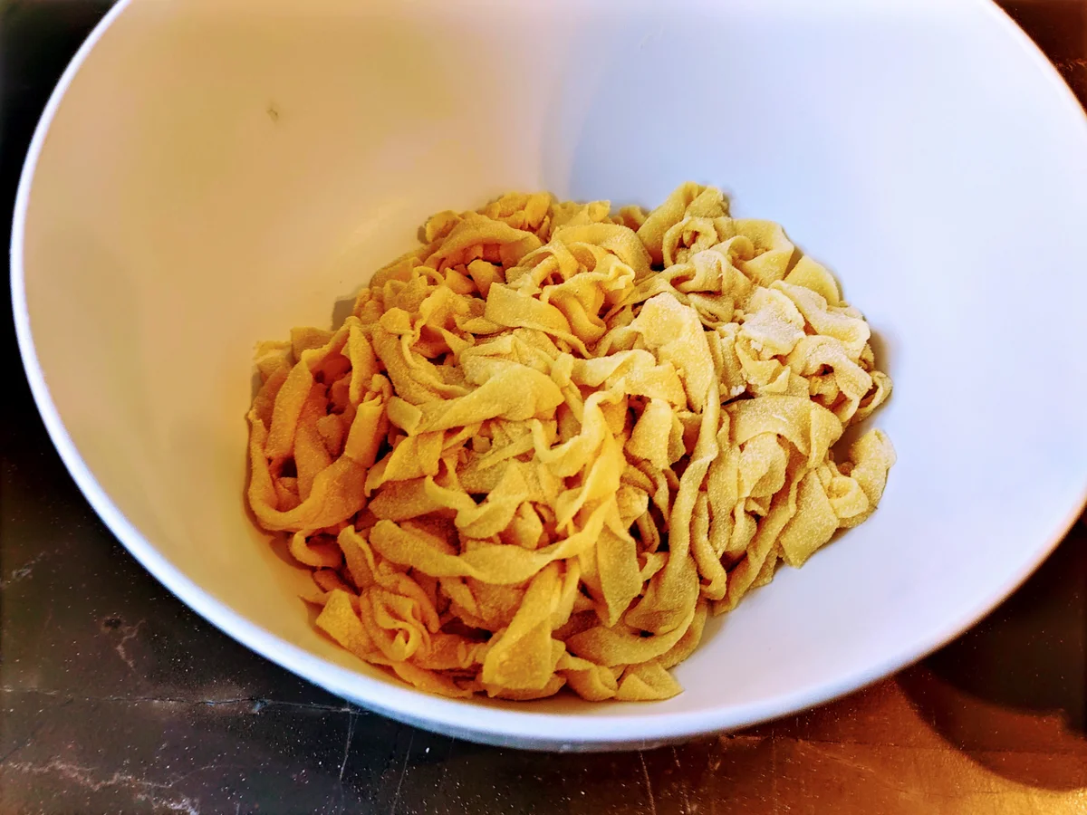 Rezept: Tagliatelle mit Spargel-Lachs Sauce Bild Nr. 5 Tagliatelle mit Spargel-Lachs Sauce - Rezept - Bild Nr. 5