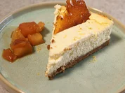 Cheesecake mit Apfelkompott und Salted-Caramel-Splitter - Rezept - Bild Nr. 2