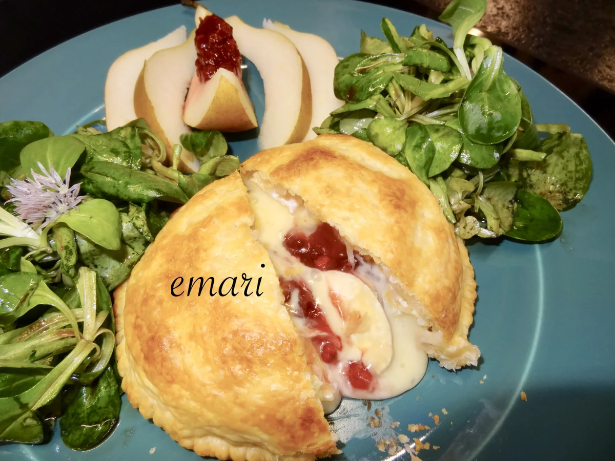 gefüllter Camembert im Blätterteigkleid gebacken - kulinarische Weltreise - Rezept - Bild Nr. 14170