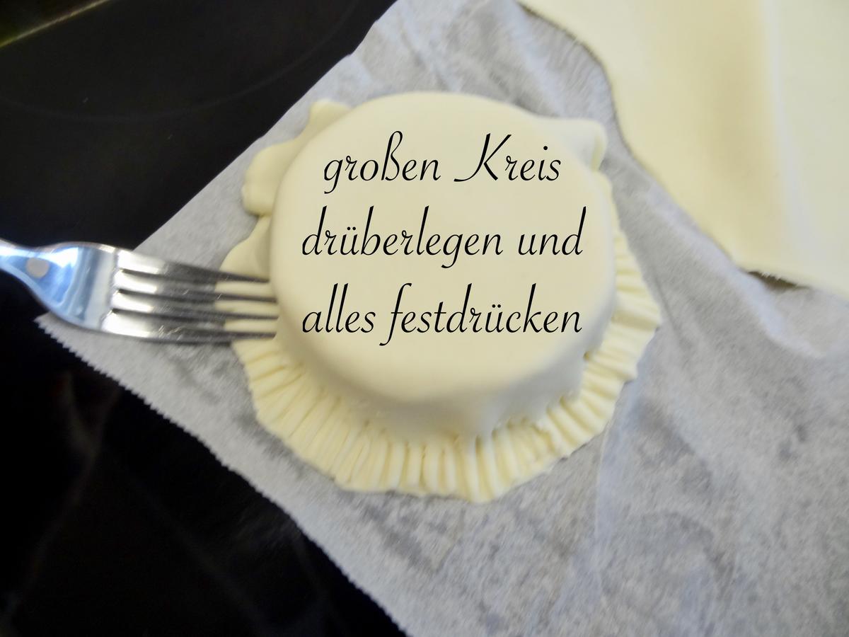 gefüllter Camembert im Blätterteigkleid gebacken - kulinarische Weltreise - Rezept - Bild Nr. 14171