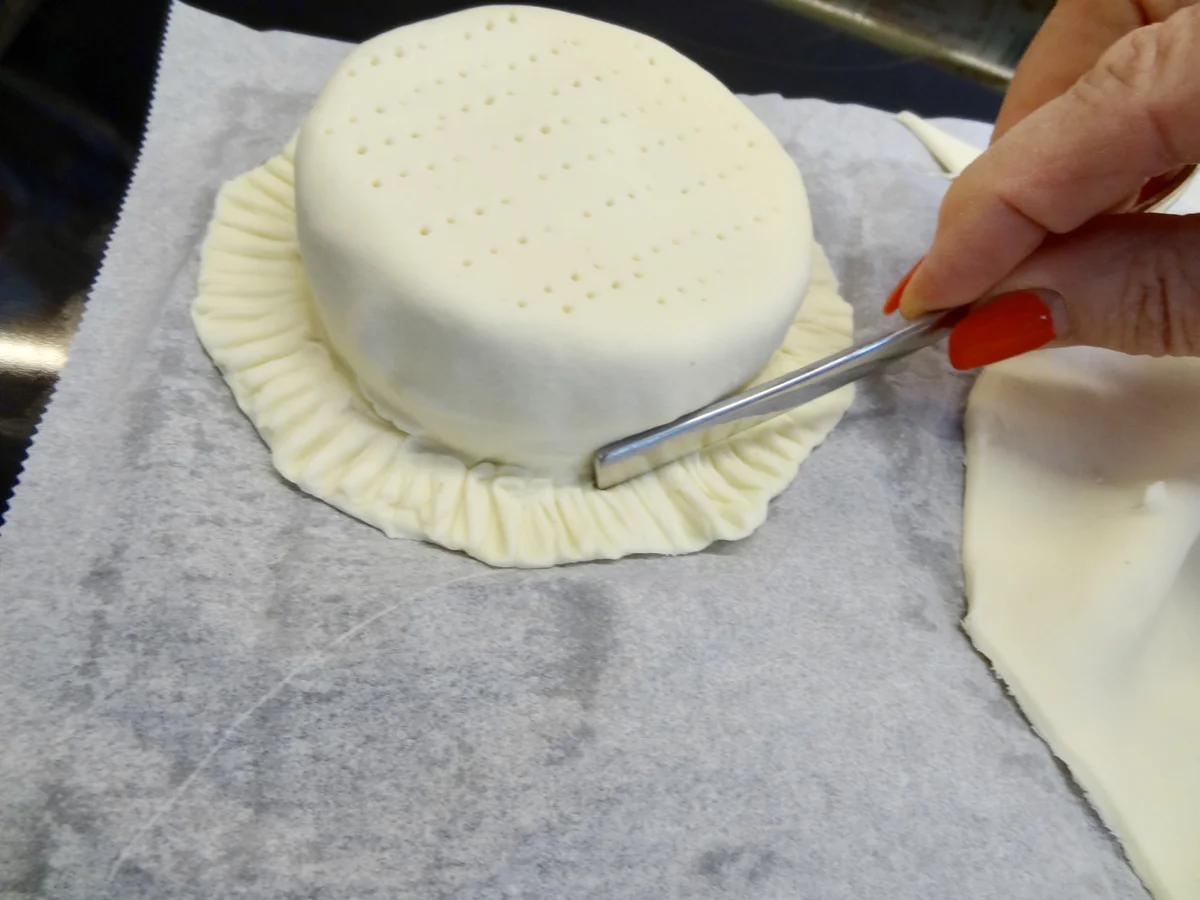 gefüllter Camembert im Blätterteigkleid gebacken - kulinarische Weltreise - Rezept - Bild Nr. 14177