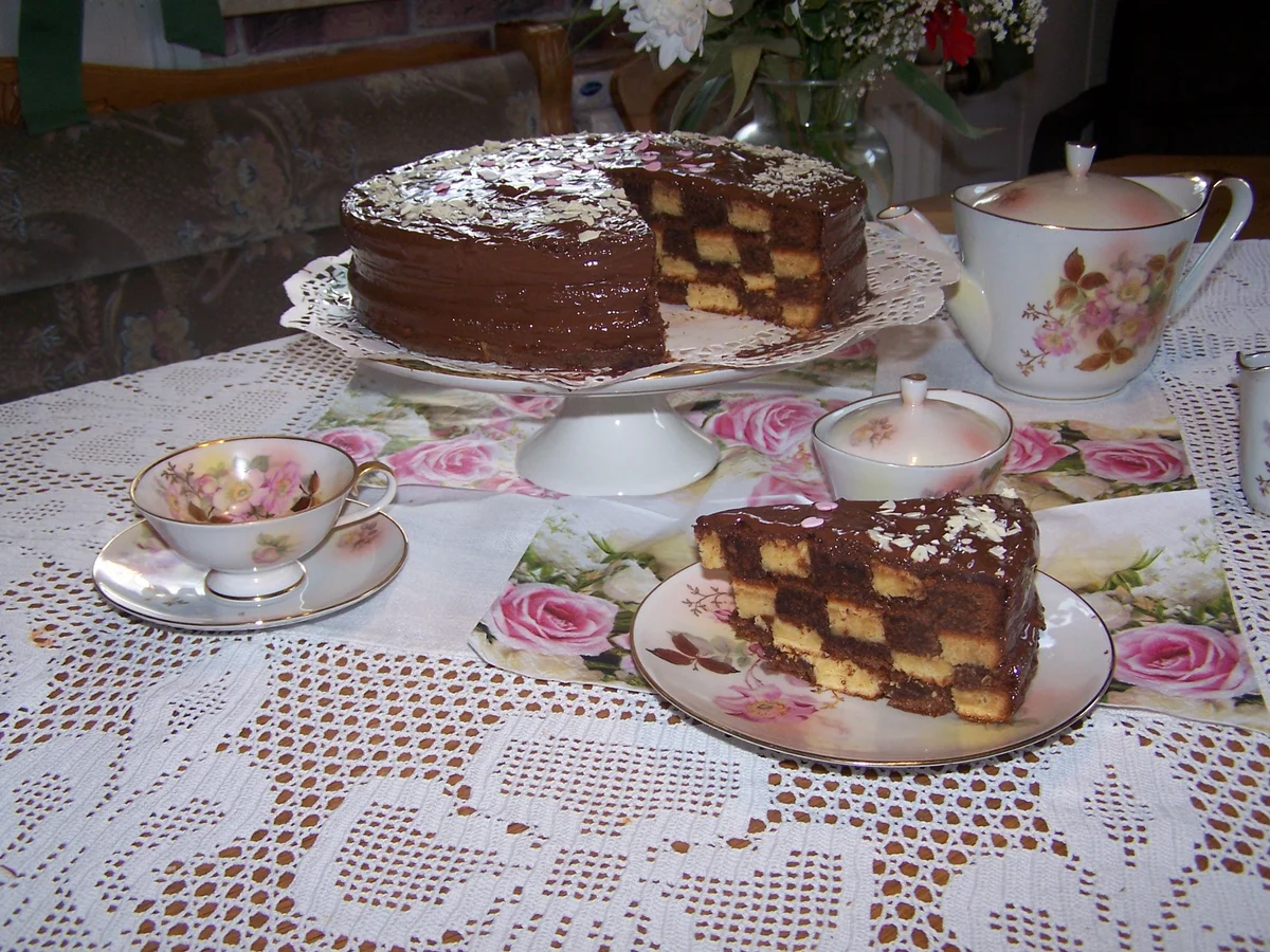 Rezept: Schachbrett Torte erster Versuch Bild Nr. 14173 Schachbrett Torte erster Versuch - Rezept - Bild Nr. 14173