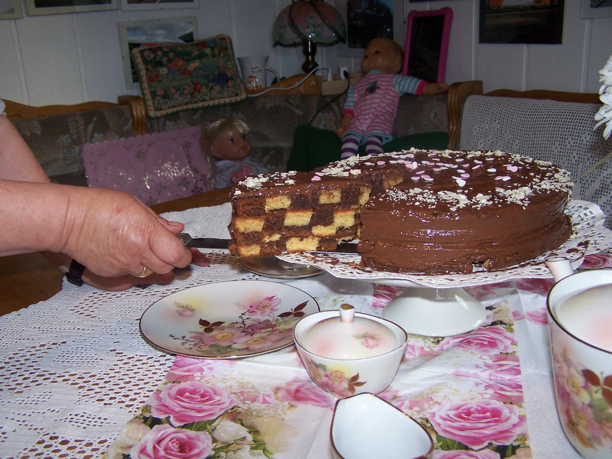 Rezept: Schachbrett Torte erster Versuch Bild Nr. 14177 Schachbrett Torte erster Versuch - Rezept - Bild Nr. 14177