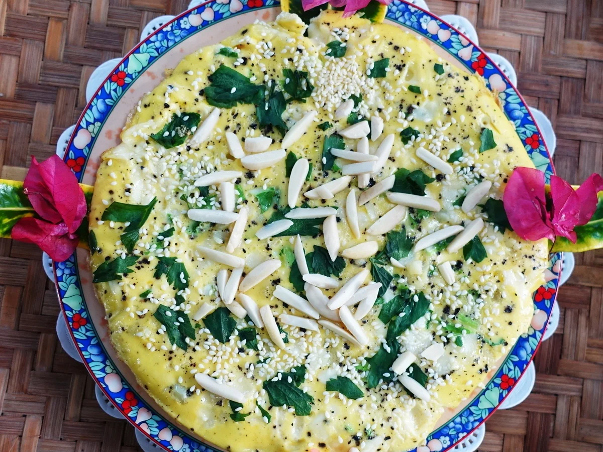 Rezept: Pikantes, kretisches Blumenkohl-Omelette mit Bergkäse Bild Nr. 14170 Pikantes, kretisches Blumenkohl-Omelette mit Bergkäse - Rezept - Bild Nr. 14170