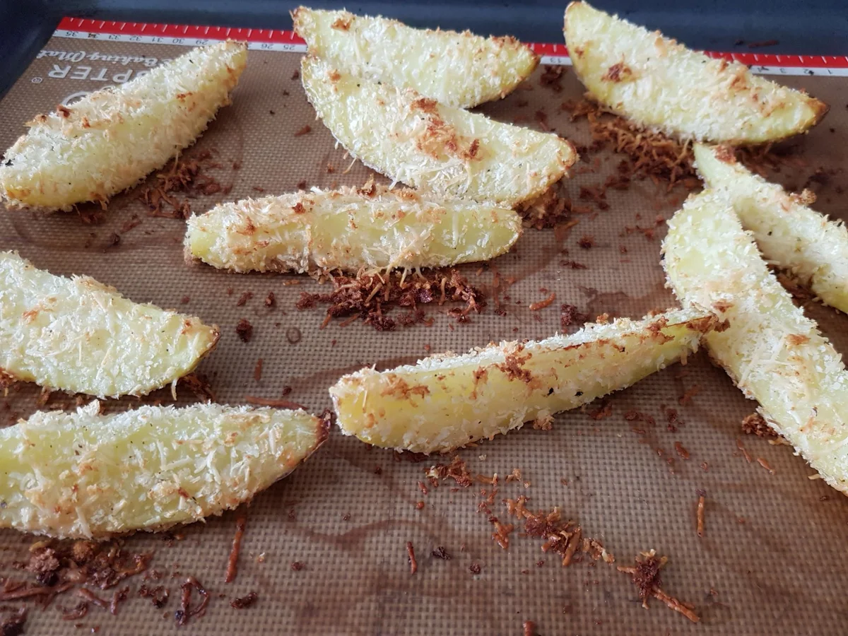 Fried Chicken mit BBQ-Soße und Parmesan-Ofen-Kartoffeln - Rezept - Bild Nr. 14181