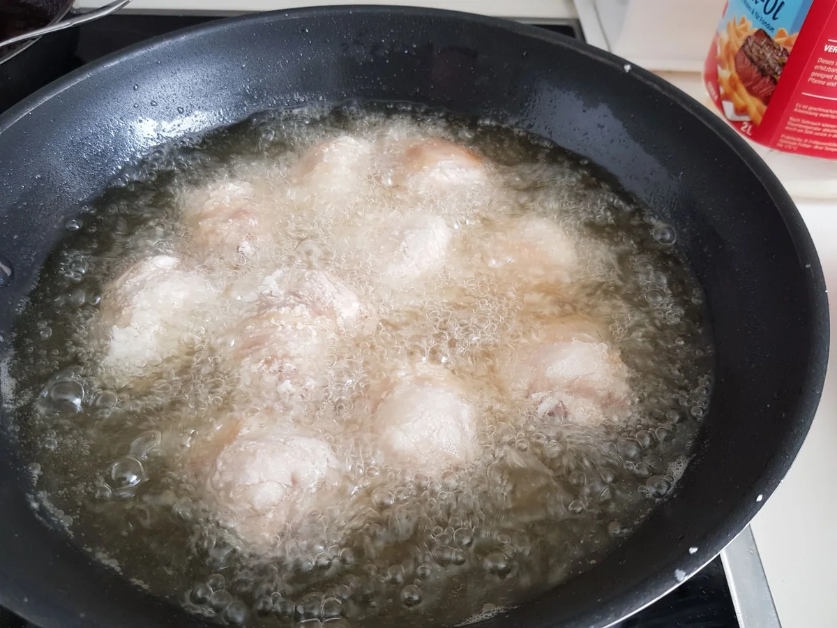 Fried Chicken mit BBQ-Soße und Parmesan-Ofen-Kartoffeln - Rezept - Bild Nr. 14183