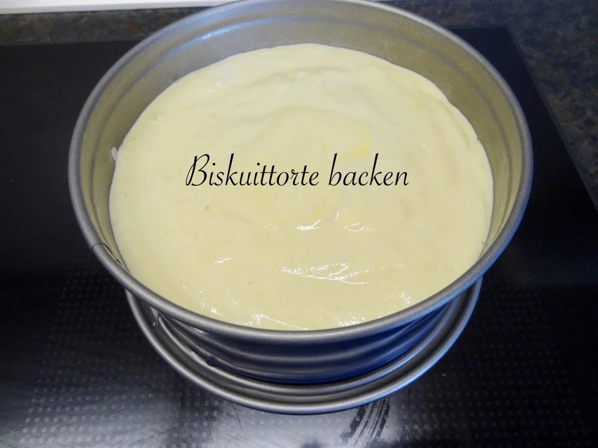 Gefüllte Biskuit Früchte Torte - mit feiner Schokolade Buttercreme - Rezept - Bild Nr. 14190