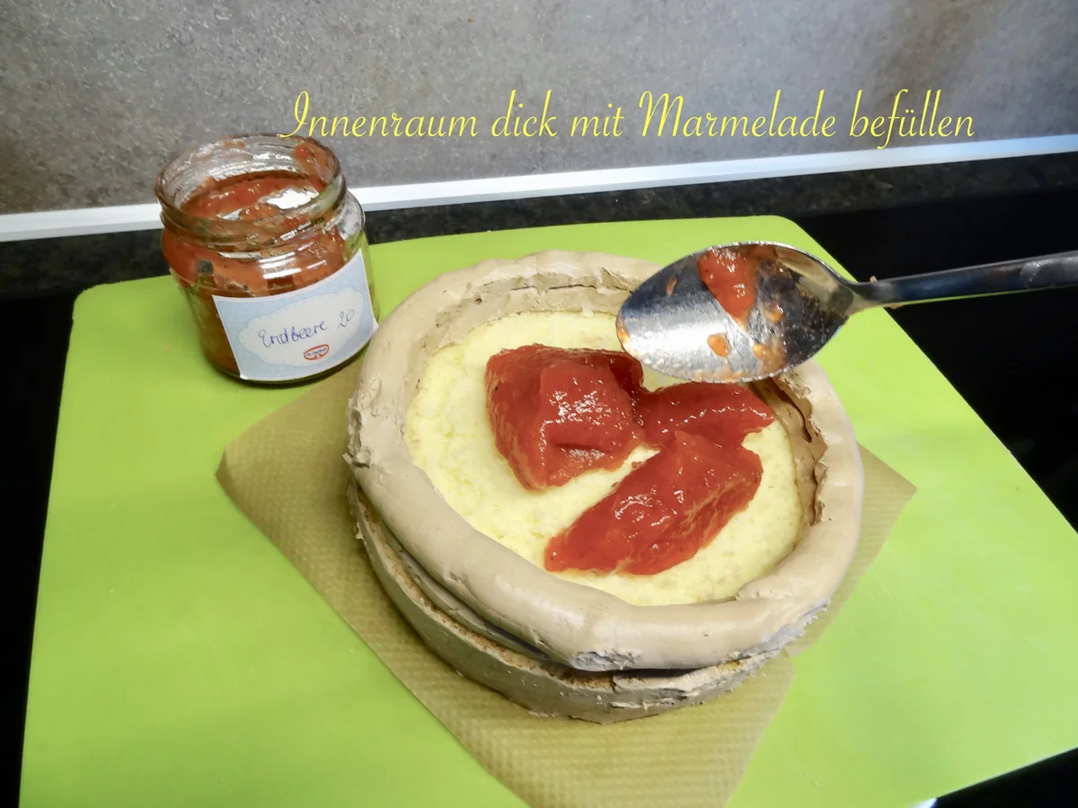 Gefüllte Biskuit Früchte Torte - mit feiner Schokolade Buttercreme - Rezept - Bild Nr. 14195