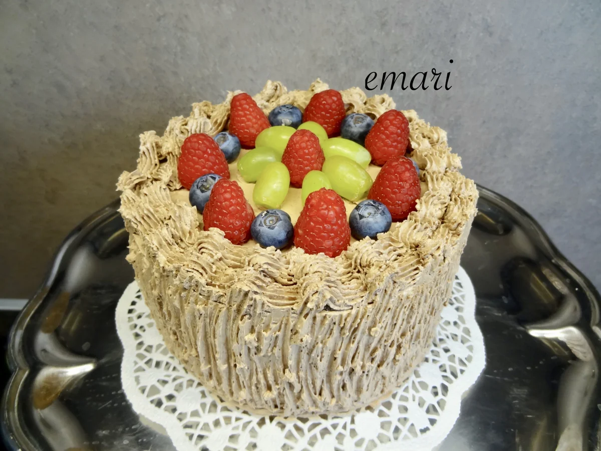 Gefüllte Biskuit Früchte Torte - mit feiner Schokolade Buttercreme - Rezept - Bild Nr. 14207