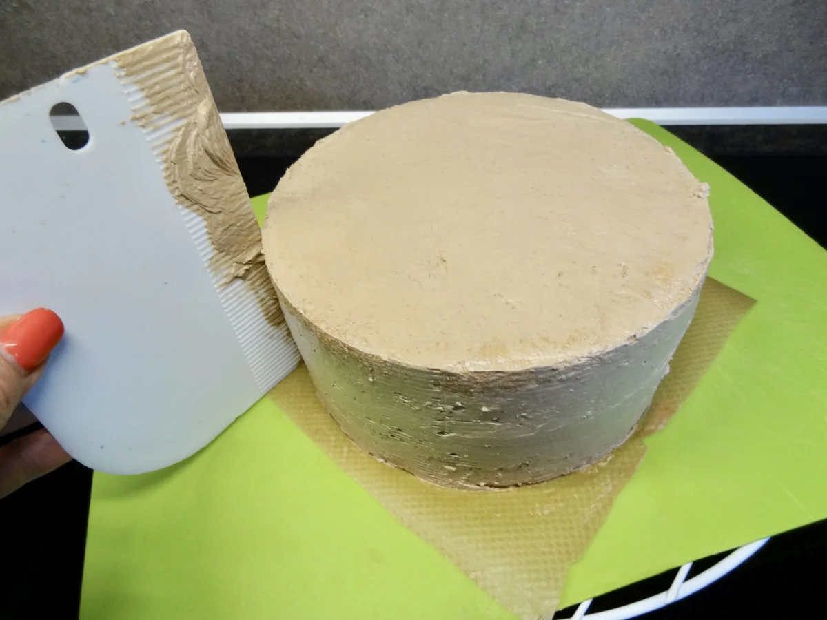 Gefüllte Biskuit Früchte Torte - mit feiner Schokolade Buttercreme - Rezept - Bild Nr. 14208