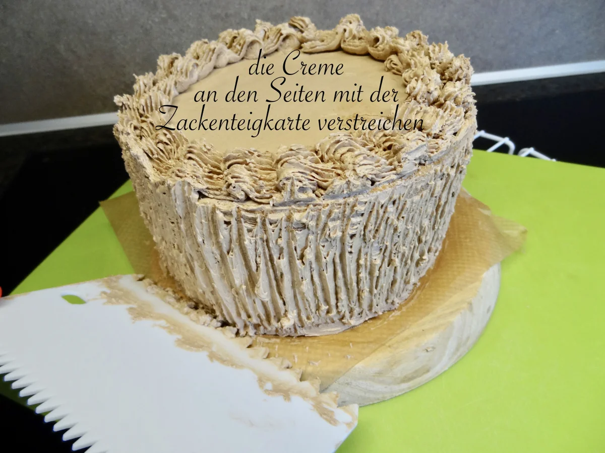 Gefüllte Biskuit Früchte Torte - mit feiner Schokolade Buttercreme - Rezept - Bild Nr. 14211