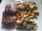 Lammkoteletts mit Ofen-Bratkartoffeln, Bauern-Salat und Schmand-Dip - Rezept - Bild Nr. 14180