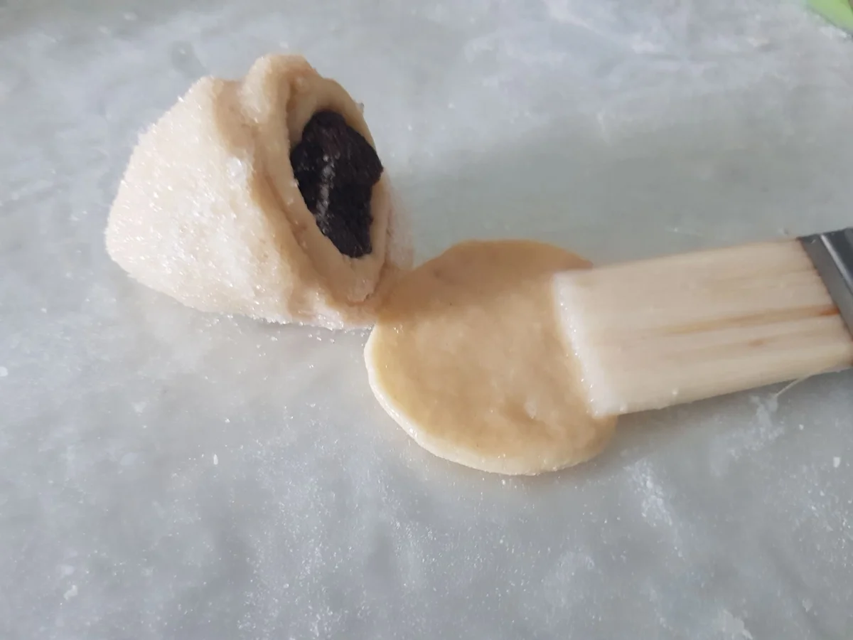 Quark-Ölteig-Spitzen mit Schoko-Marzipanfüllung - Rezept - Bild Nr. 14185