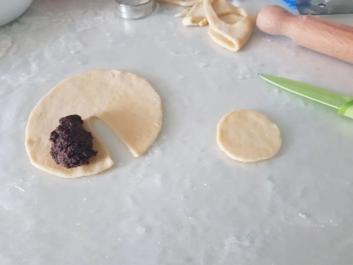 Quark-Ölteig-Spitzen mit Schoko-Marzipanfüllung - Rezept - Bild Nr. 14187