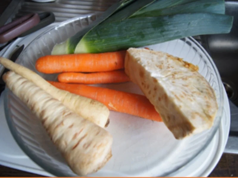 Tafelspitz mit Meerrettichsauce, Spargel und Drillingen - Rezept - Bild Nr. 5