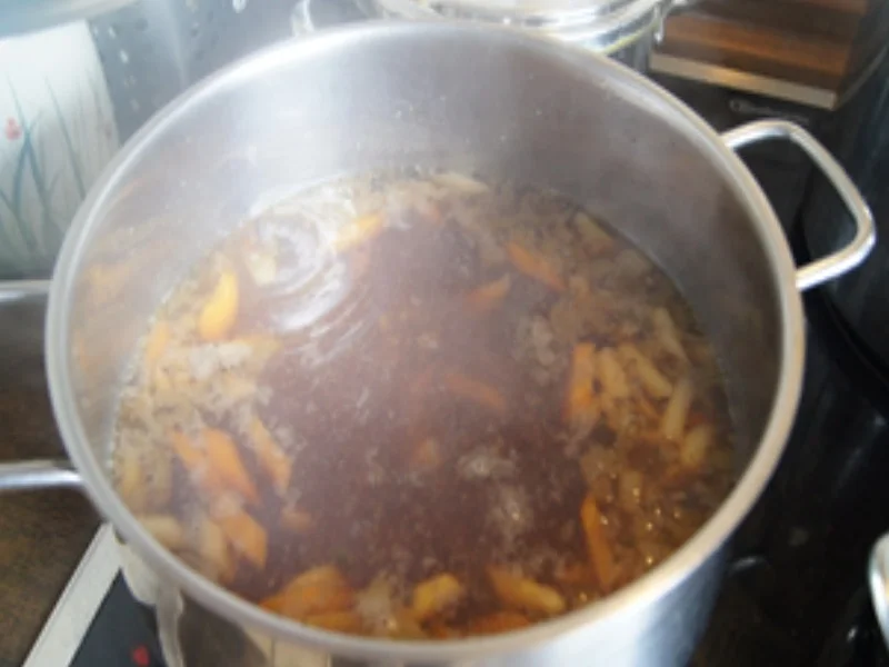 Suppe mit Tafelspitzbrühe und Gemüse-Mettbällchen-Einlage - Rezept - Bild Nr. 12