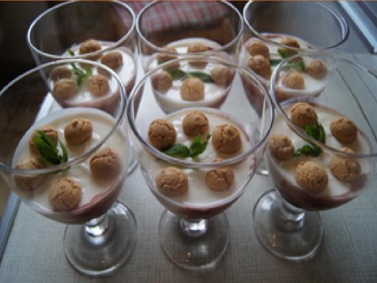 Jogurt mit Amarena Kirschen und Amarettinis - Rezept - Bild Nr. 2