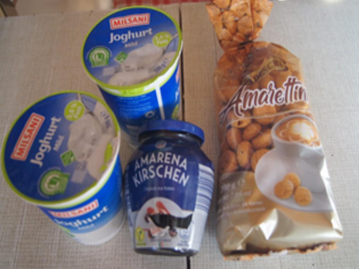 Jogurt mit Amarena Kirschen und Amarettinis - Rezept - Bild Nr. 3