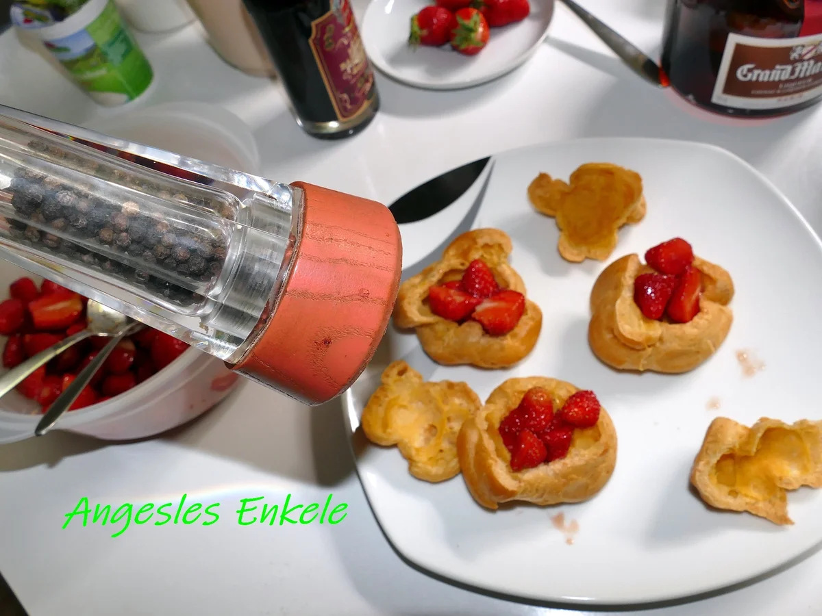 Rezept: Windbeutel _ Balsamico-Erdbeeren _ Beschwipste Sahne Bild Nr. 14188 Windbeutel _ Balsamico-Erdbeeren _ Beschwipste Sahne - Rezept - Bild Nr. 14188