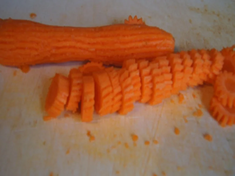 Lachsfilet in Kräutersauce mit Möhren-Zuckerschoten-Gemüse und Möhren-Kartoffel-Stampf - Rezept - Bild Nr. 14316