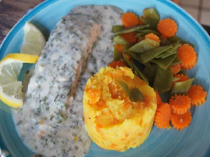 Lachsfilet in Kräutersauce mit Möhren-Zuckerschoten-Gemüse und Möhren-Kartoffel-Stampf - Rezept - Bild Nr. 14320