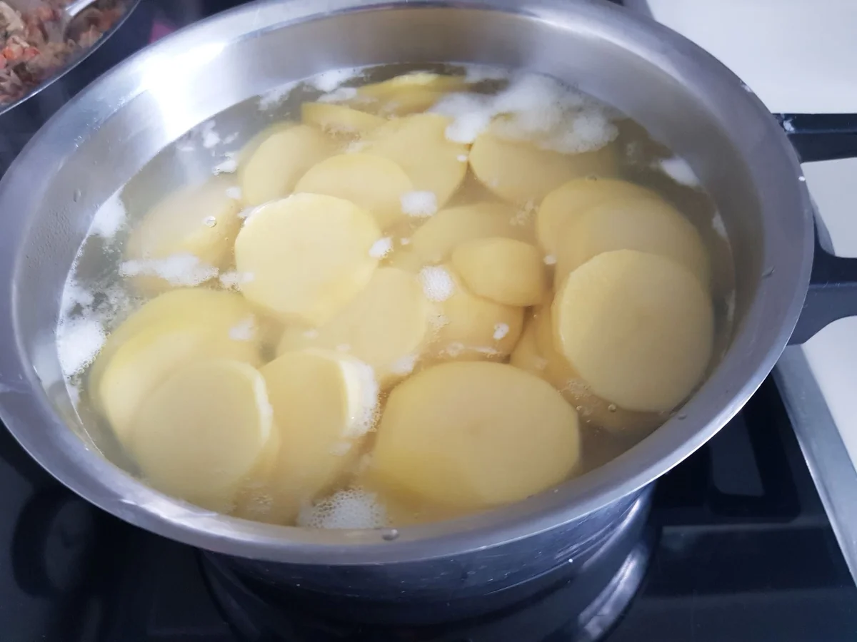 Rezept: Hack-Gemüse-Kartoffel-G'röst'l aus dem Ofen Bild Nr. 14187 Hack-Gemüse-Kartoffel-G'röst'l aus dem Ofen - Rezept - Bild Nr. 14187