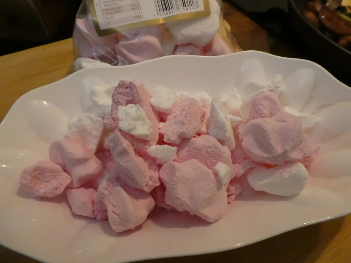 Rhabarber-Schicht-Dessert im Glas - Rezept - Bild Nr. 14188