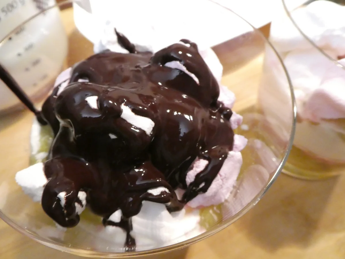 Rhabarber-Schicht-Dessert im Glas - Rezept - Bild Nr. 14190