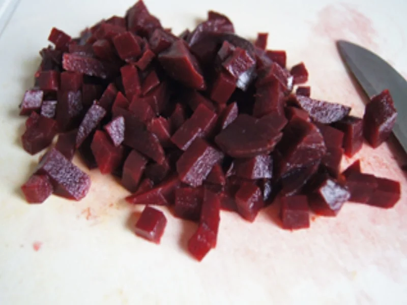 Rote-Bete-Matjessalat mit griechischen Joghurt und Pellkartoffel-Drillingen - Rezept - Bild Nr. 5