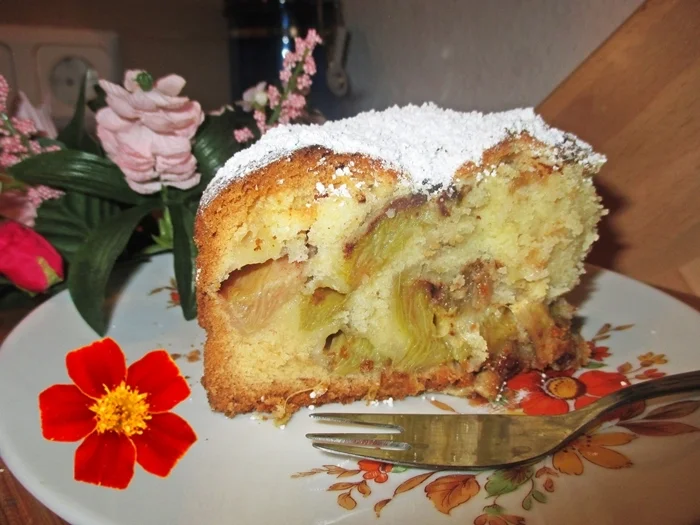 Saftiger Rhabarberkuchen - Rezept - Bild Nr. 14203
