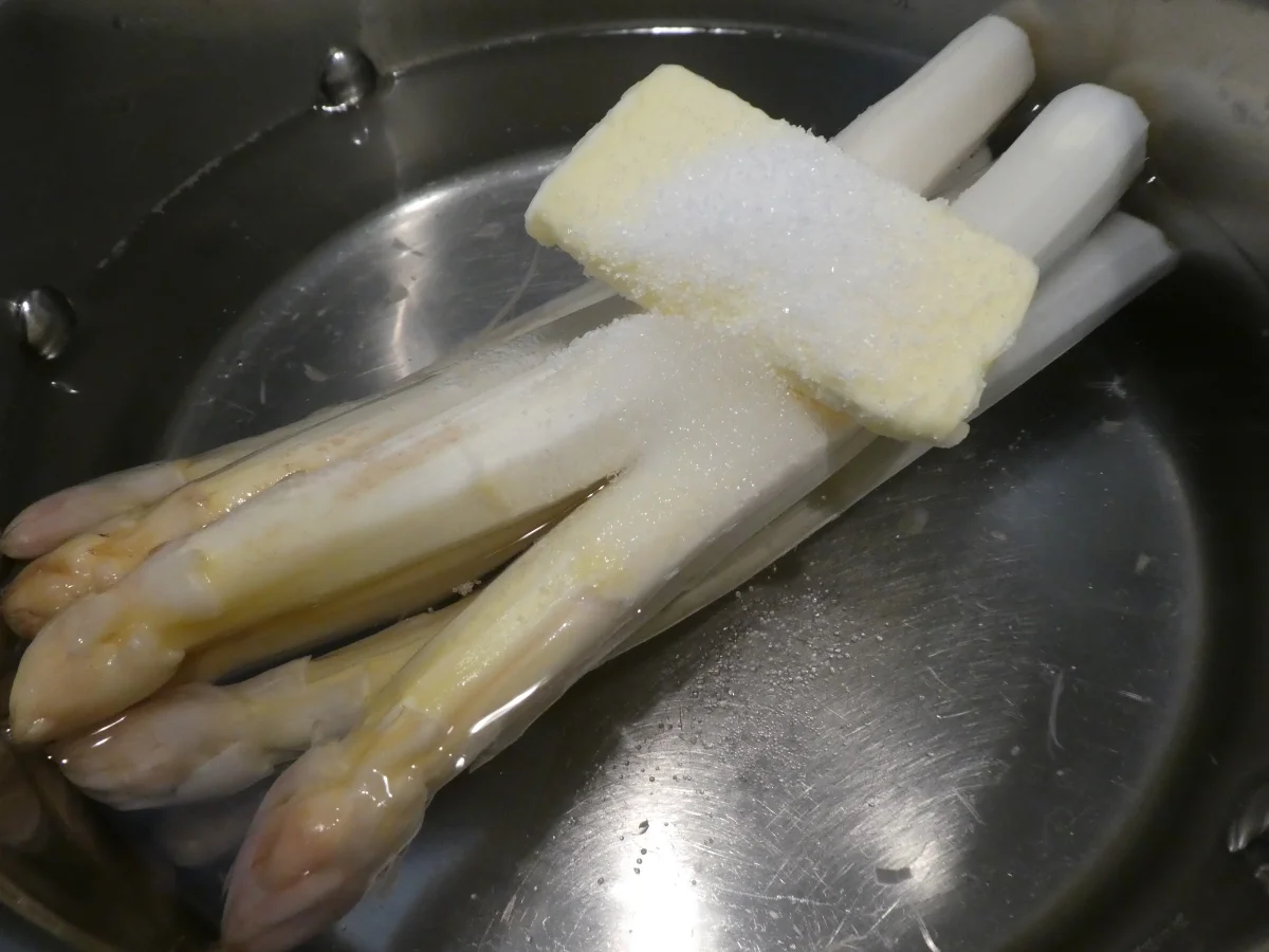 Spargel mit Lachs und Kräuter-Dip - Rezept - Bild Nr. 14204