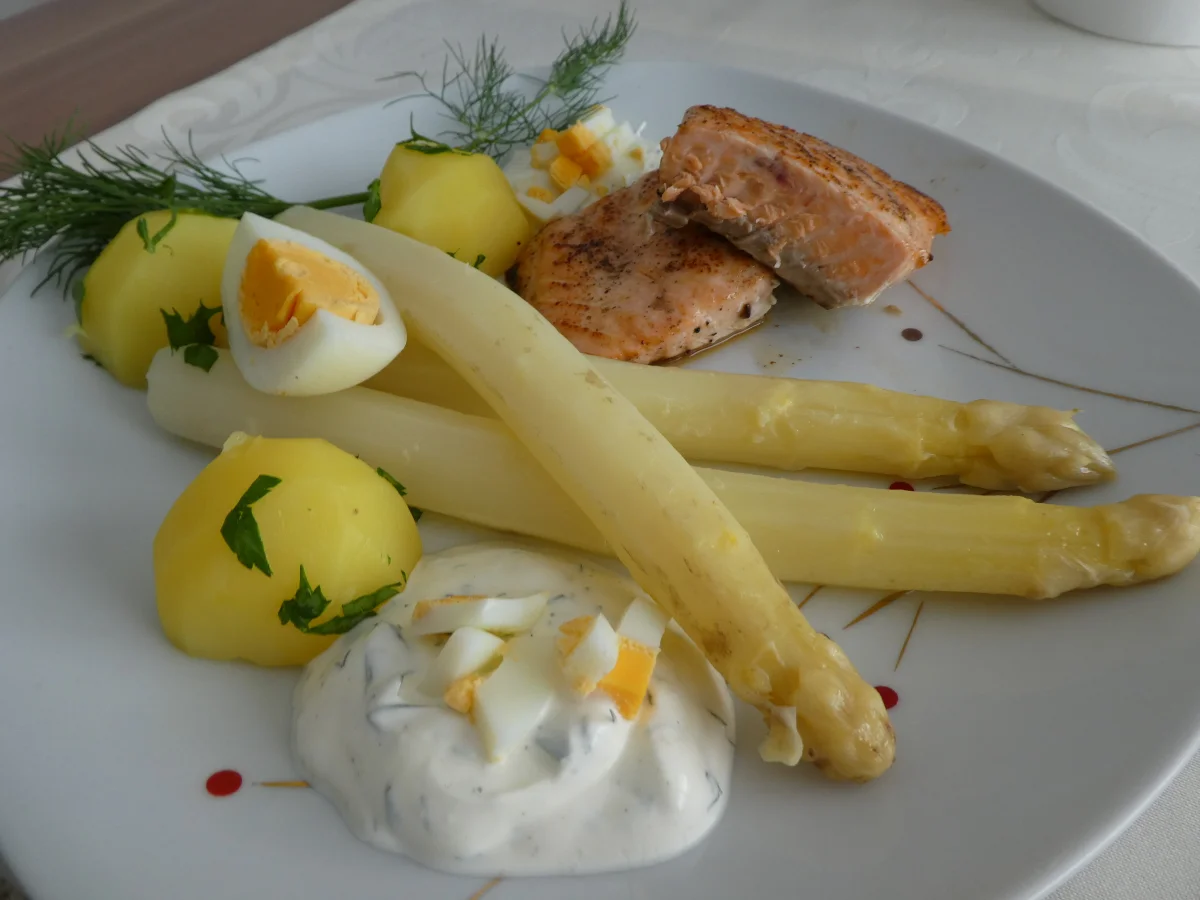 Spargel mit Lachs und Kräuter-Dip - Rezept - Bild Nr. 14217