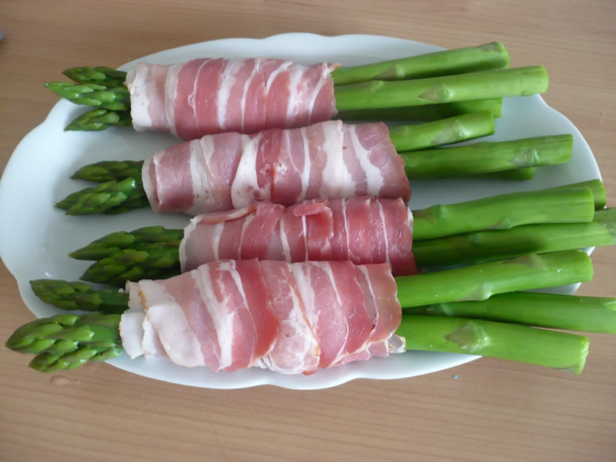 Rezept: Grüner Spargel mit Speck und Käse Bild Nr. 6 Grüner Spargel mit Speck und Käse - Rezept - Bild Nr. 6